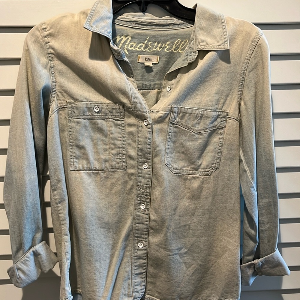 MADEWELL. Chambray button down shirt. Size xs. Like new condition